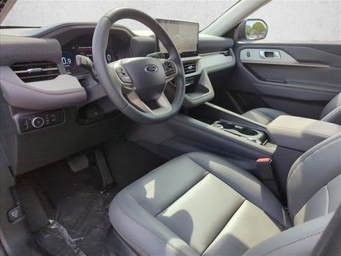 New 2026 Ford Explorer Active w/ Active Comfort Package image 3