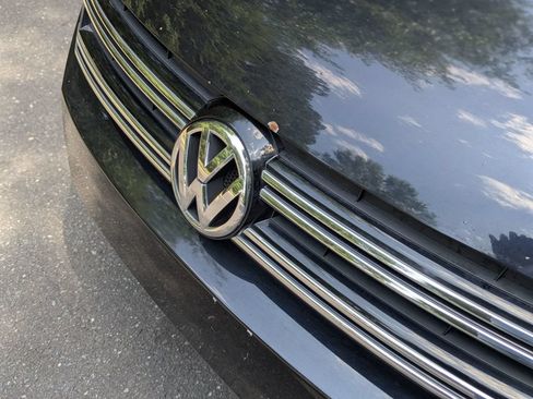 Used 2016 Volkswagen Tiguan S FWD image 11