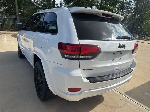 Used 2018 Jeep Grand Cherokee Altitude image 6