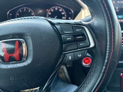 Used 2018 Honda Accord Sport image 34