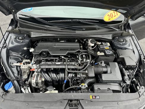 Used 2021 Hyundai Elantra SEL image 18