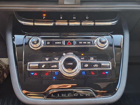 Certified 2022 Lincoln Corsair AWD w/ Equipment Group 101A image 9