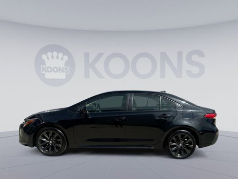 Used 2021 Toyota Corolla LE FWD image 2