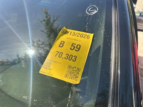 Used 2020 Nissan Frontier SV w/ Midnight Edition Floor Mats image 9