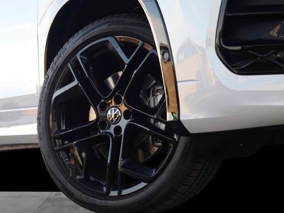 New 2026 Volkswagen Tiguan SE R-Line