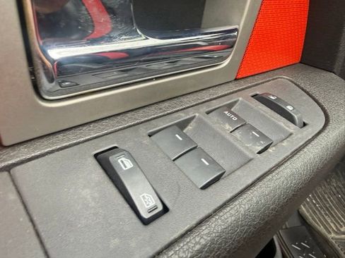 Used 2010 Ford F150 Raptor image 17