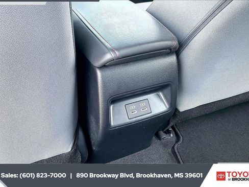 Used 2025 Toyota Corolla SE FWD image 24