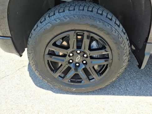 Used 2026 Chevrolet Silverado 1500 Custom Trail Boss w/ Dark Appearance Package AWD/4WD image 11
