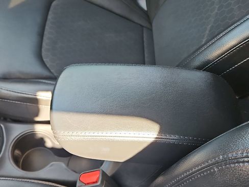 Used 2019 Jeep Compass Latitude FWD image 23