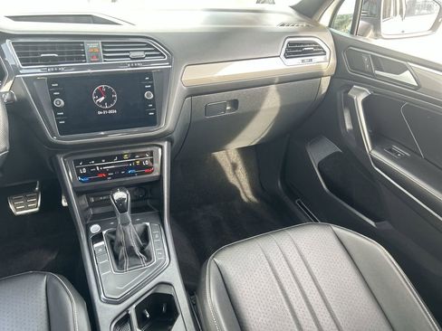Certified 2023 Volkswagen Tiguan SE R-Line FWD image 13