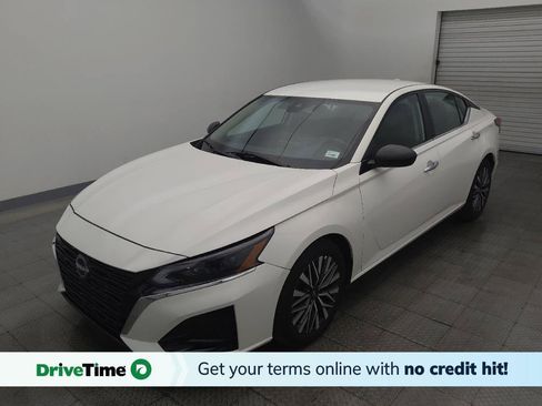 Used 2025 Nissan Altima 2.5 SV FWD image 1