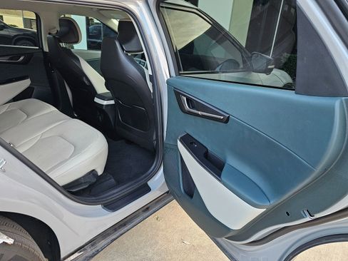 Used 2025 Kia EV6 Wind image 23