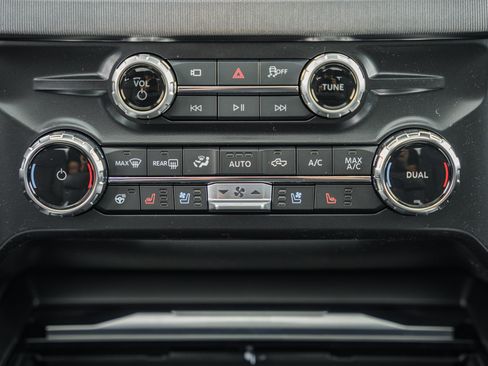 New 2026 Ford F350 Platinum w/ Tremor Off-Road Package image 29