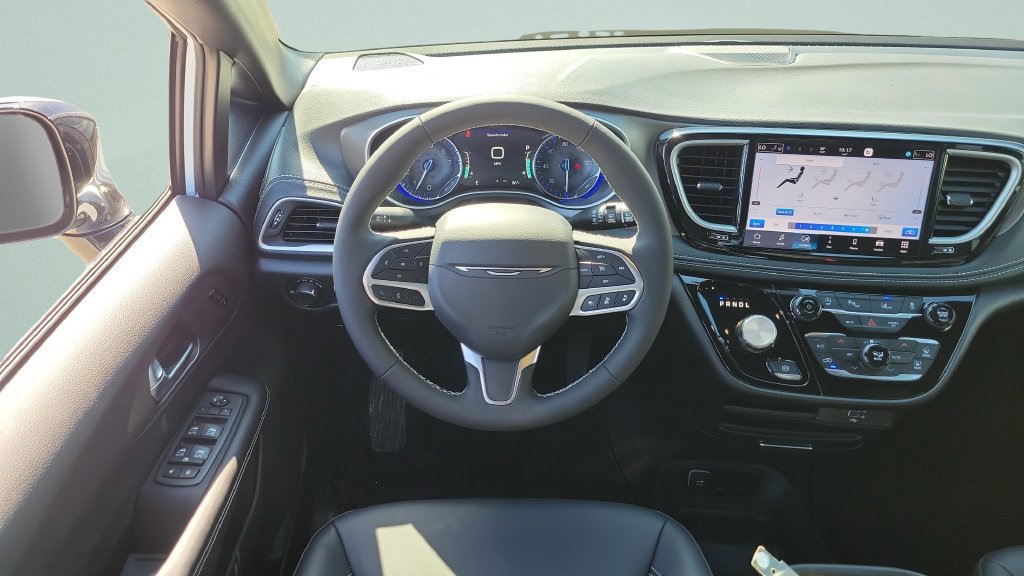 New 2027 Chrysler Pacifica Select w/ Family Tech Group FWD image 12