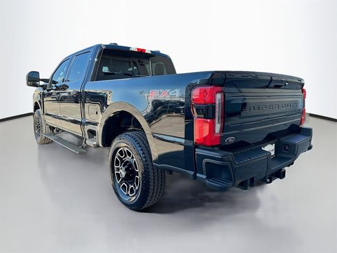 Used 2025 Ford F250 Platinum w/ FX4 Off-Road Package image 4