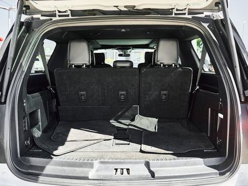 Used 2020 Ford Expedition Max XLT w/ Equipment Group 202A AWD/4WD image 8