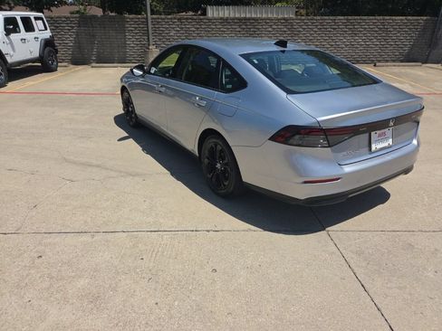 Used 2025 Honda Accord SE image 8