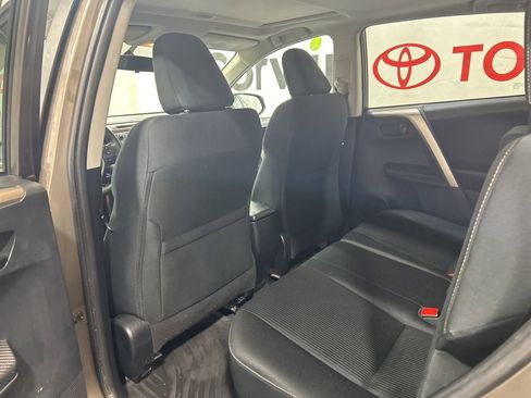 Used 2013 Toyota RAV4 XLE image 19