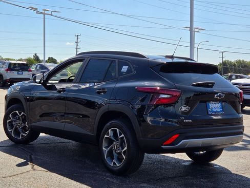 New 2025 Chevrolet Trax LT w/ LT Convenience Package image 12