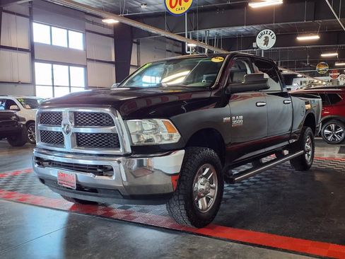 Used 2018 RAM 3500 SLT AWD/4WD image 2