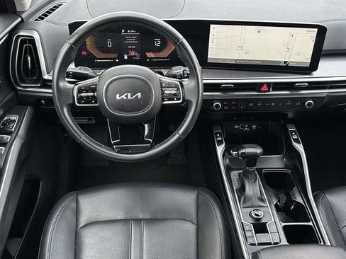 Used 2024 Kia Sorento S FWD image 9