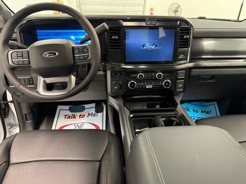 New 2026 Ford F250 Lariat w/ Black Appearance Package AWD/4WD image 15