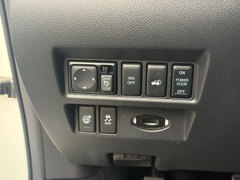 Used 2017 INFINITI QX70 AWD w/ Premium Package image 18