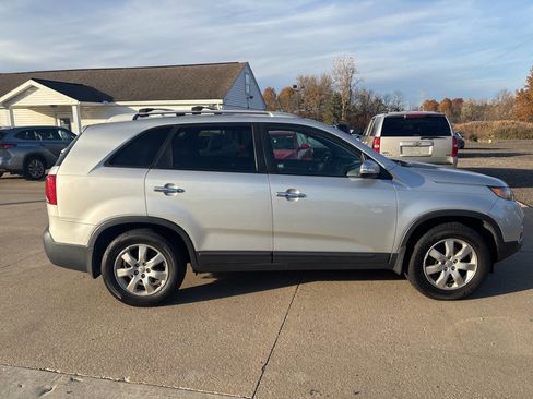 Used 2013 Kia Sorento LX w/ Convenience Pkg image 6