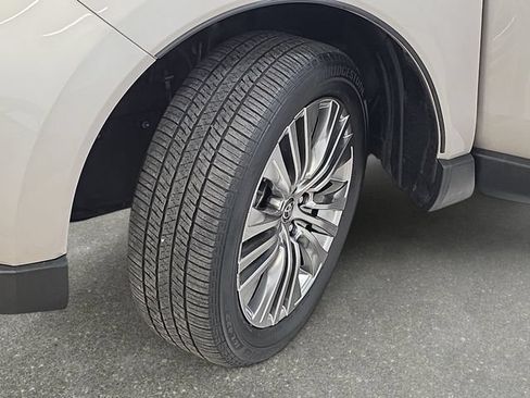 Certified 2024 Toyota Venza Limited AWD/4WD image 28