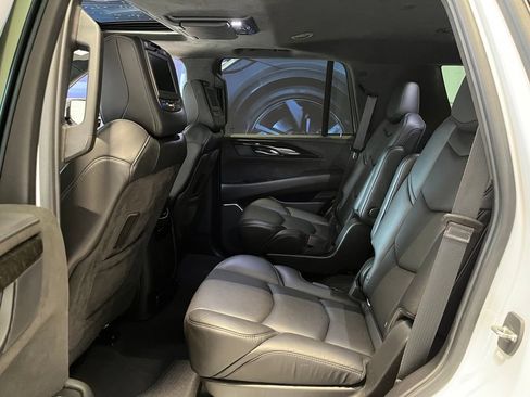Used 2019 Cadillac Escalade Platinum AWD/4WD image 22