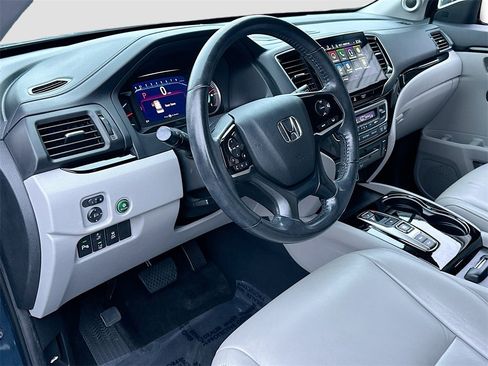 Used 2019 Honda Pilot Touring image 9