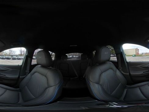 Used 2025 Buick Envista Sport Touring image 41