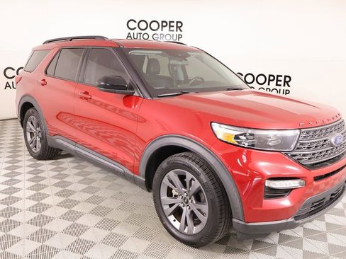 Used 2022 Ford Explorer XLT w/ Equipment Group 202A image 1