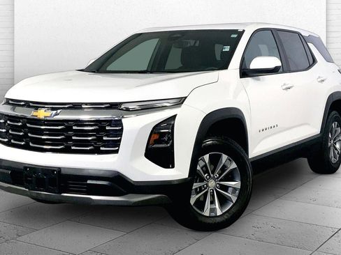 Used 2025 Chevrolet Equinox LT FWD image 12