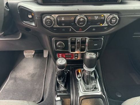 Used 2024 Jeep Wrangler Unlimited Rubicon 4xe image 16