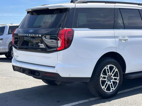 Used 2025 Ford Expedition Active AWD/4WD image 47