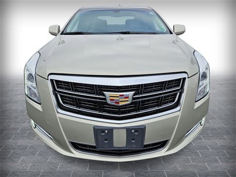 Used 2016 Cadillac XTS Luxury image 2