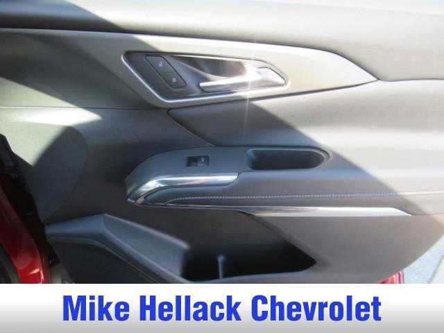 Used 2026 Chevrolet Traverse LT FWD image 12