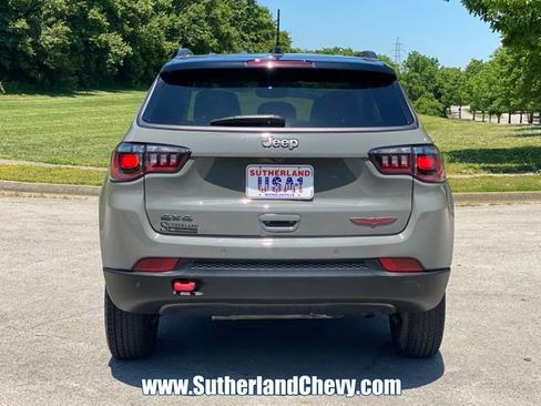 Used 2022 Jeep Compass Trailhawk AWD/4WD image 6