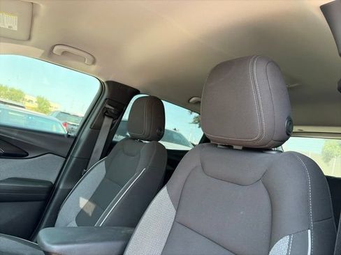 Used 2023 Chevrolet TrailBlazer LS FWD image 10