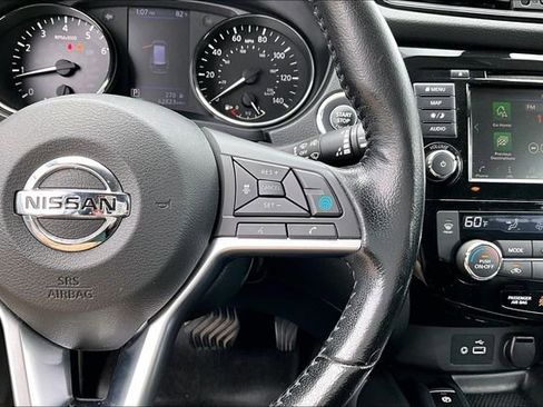 Used 2020 Nissan Rogue SV w/ Sun & Sound Touring Package FWD image 12