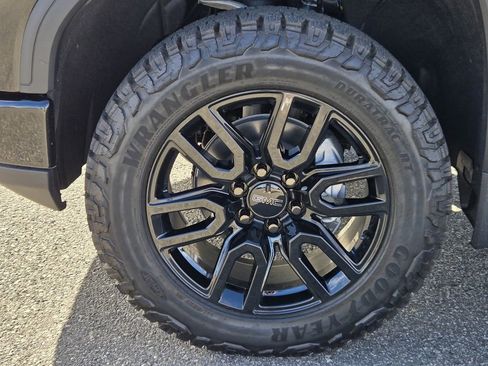 New 2026 GMC Sierra 1500 AT4 w/ AT4 Premium Package image 8