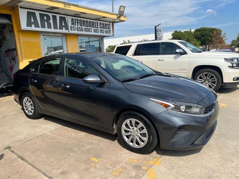 Used 2024 Kia Forte LX FWD image 1