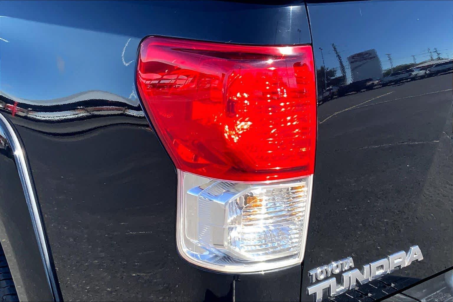 Used 2012 Toyota Tundra Limited w/ Platinum Pkg AWD/4WD image 28
