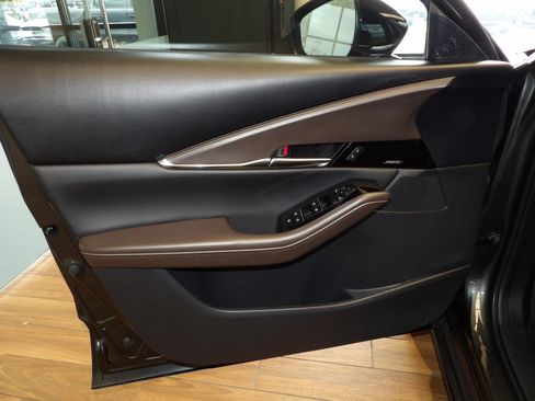 Certified 2025 MAZDA CX-30 2.5 Turbo w/ Premium Package image 24