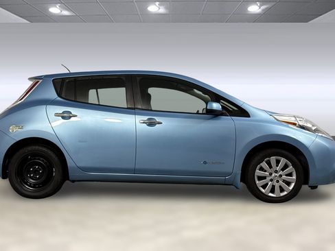 Used 2015 Nissan Leaf S w/ Charge Package image 7