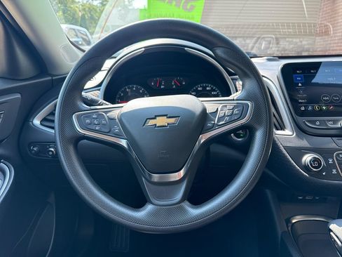 Used 2025 Chevrolet Malibu LT FWD image 7