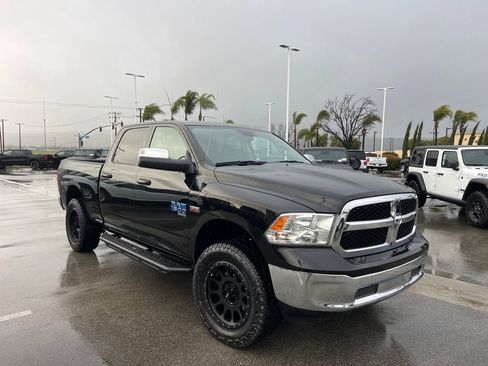Used 2020 RAM 1500 Classic SLT w/ Luxury Group image 2