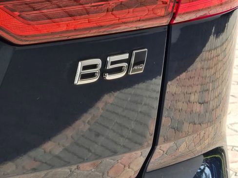 Certified 2024 Volvo XC60 B5 Plus AWD/4WD image 9
