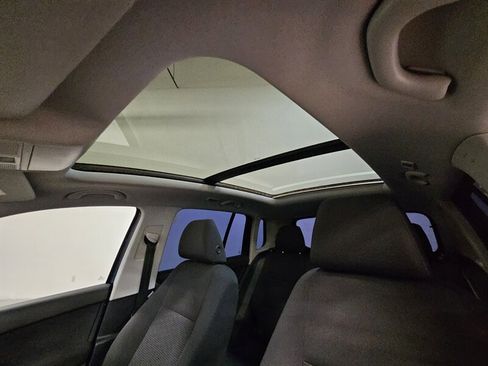Used 2012 Volkswagen Tiguan LE FWD image 28